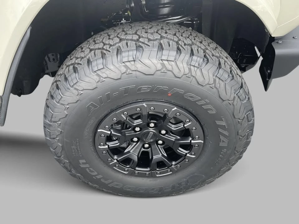 2025 Ford Bronco Raptor 6th Gen - Image 13 of 20