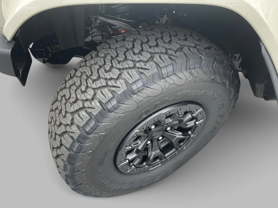 2025 Ford Bronco Raptor 6th Gen - Image 4 of 20