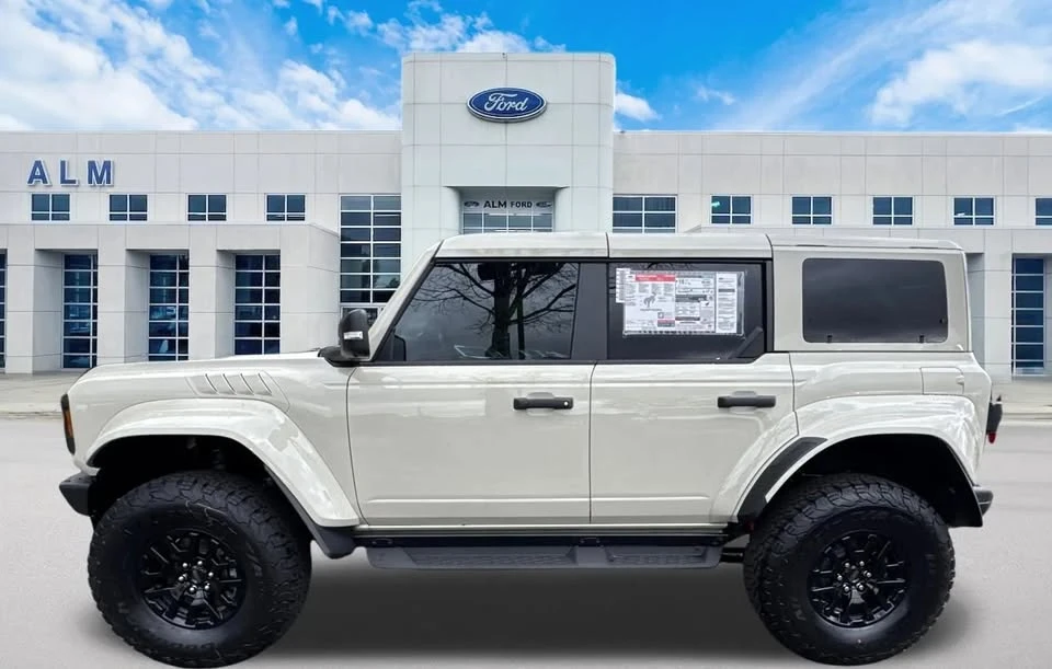 2025 Ford Bronco Raptor 6th Gen - Image 9 of 20