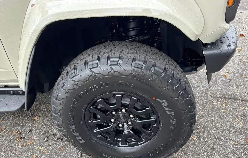 2025 Ford Bronco Raptor 6th Gen - Image 13 of 20