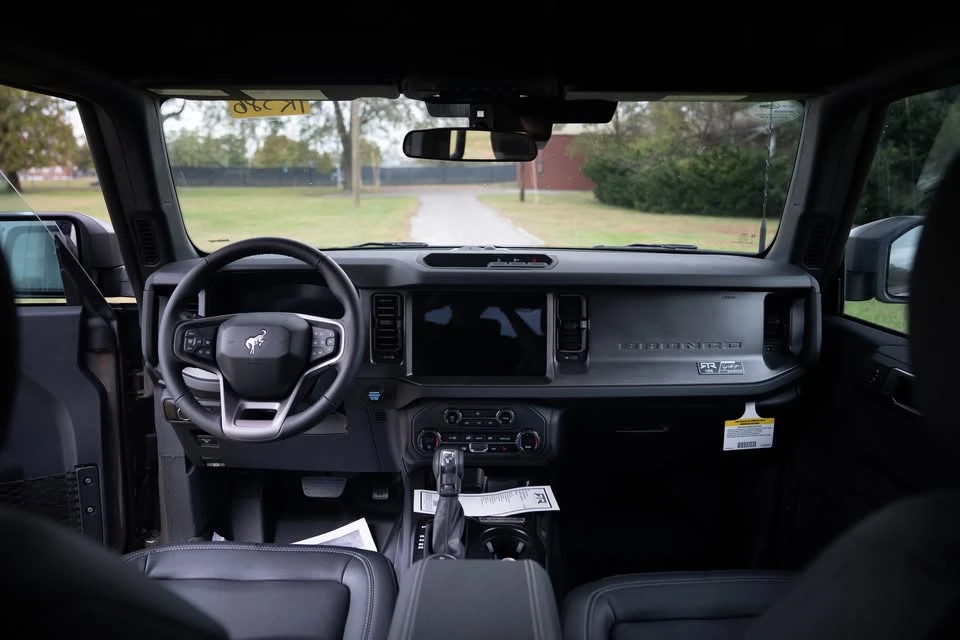 2025 Ford Bronco 6th Gen - Image 17 of 18