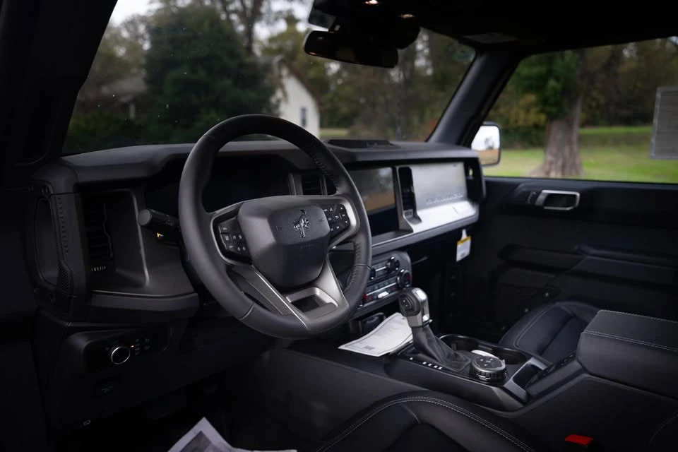 2025 Ford Bronco 6th Gen - Image 15 of 18