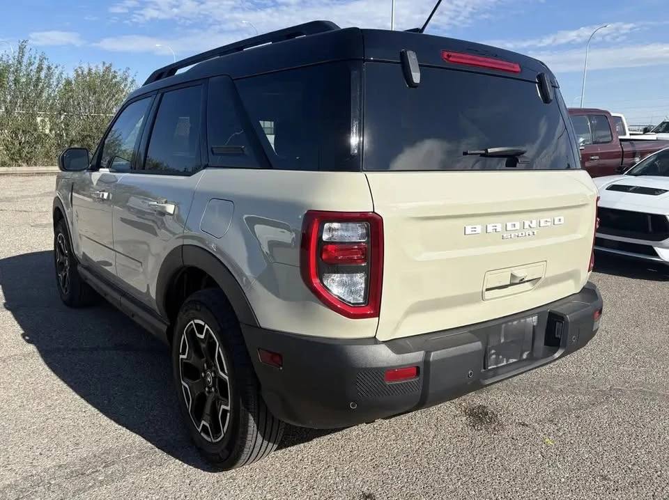 2025 Ford Bronco Sport - Image 4 of 16