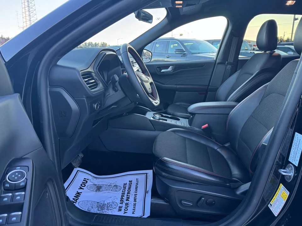 2025 Ford Escape - Image 8 of 18