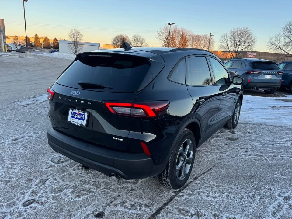2025 Ford Escape - Image 5 of 18