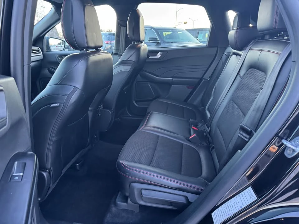 2025 Ford Escape - Image 17 of 18