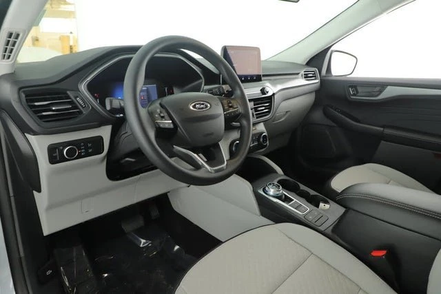 2025 Ford Escape - Image 9 of 18