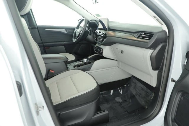 2025 Ford Escape - Image 4 of 18