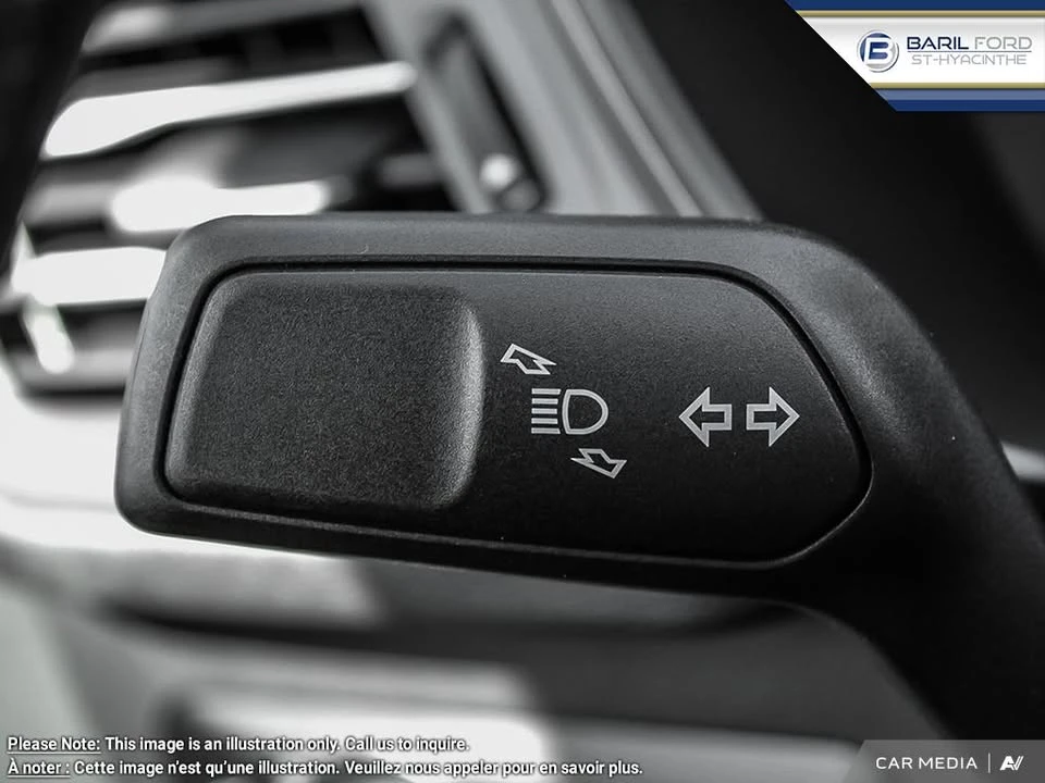2025 Ford Escape - Image 16 of 17