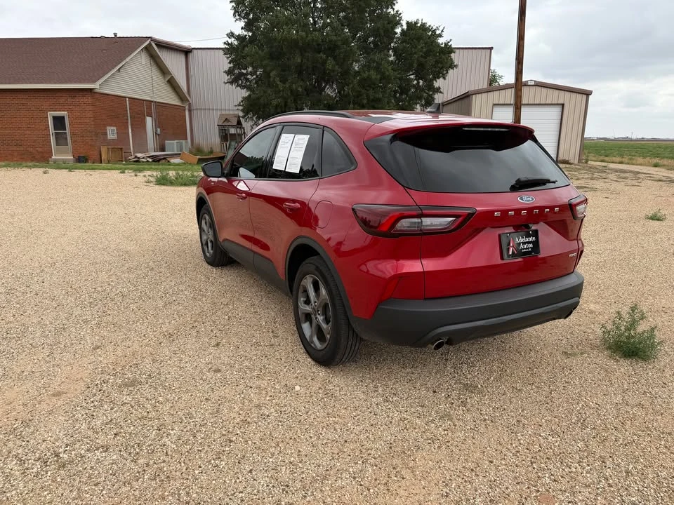 2025 Ford Escape - Image 4 of 9