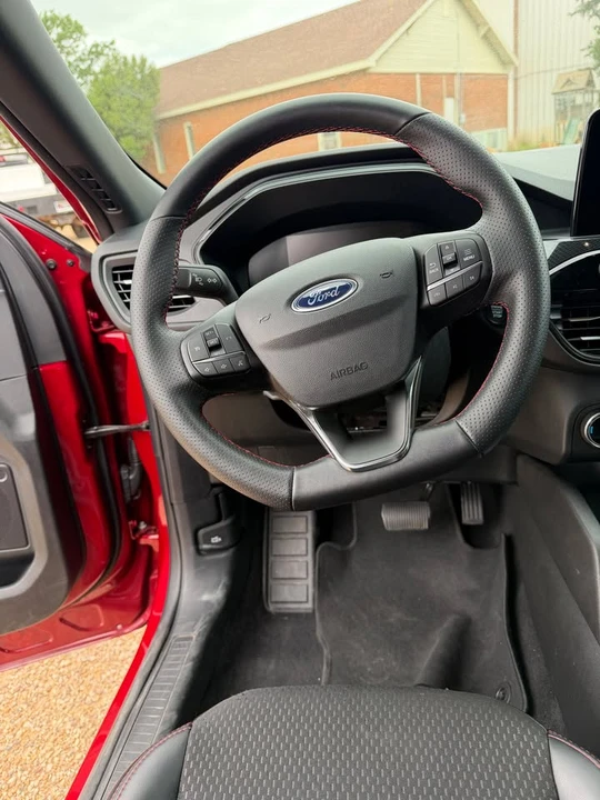 2025 Ford Escape - Image 7 of 9
