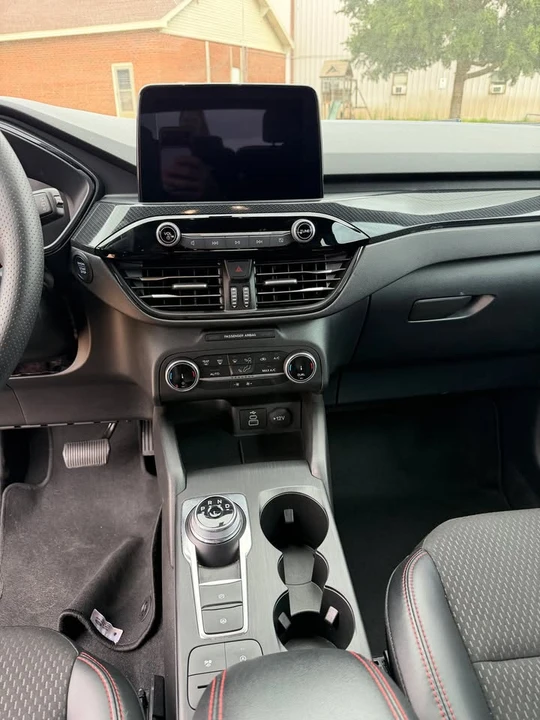 2025 Ford Escape - Image 8 of 9