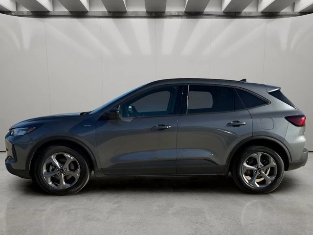 2025 Ford Escape - Image 2 of 16