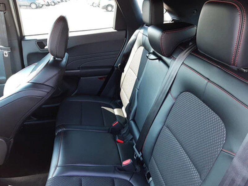 2025 Ford Escape - Image 19 of 20
