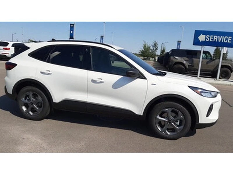2025 Ford Escape - Image 9 of 20