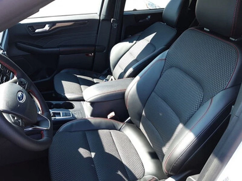 2025 Ford Escape - Image 11 of 20