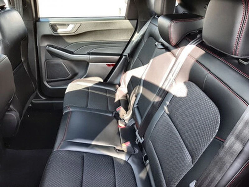 2025 Ford Escape - Image 19 of 20