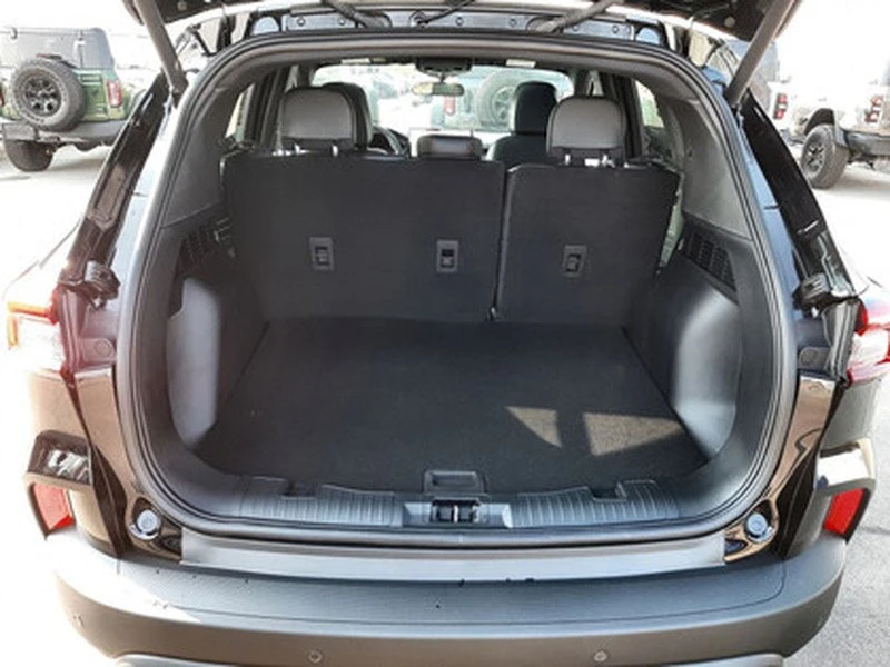 2025 Ford Escape - Image 15 of 20