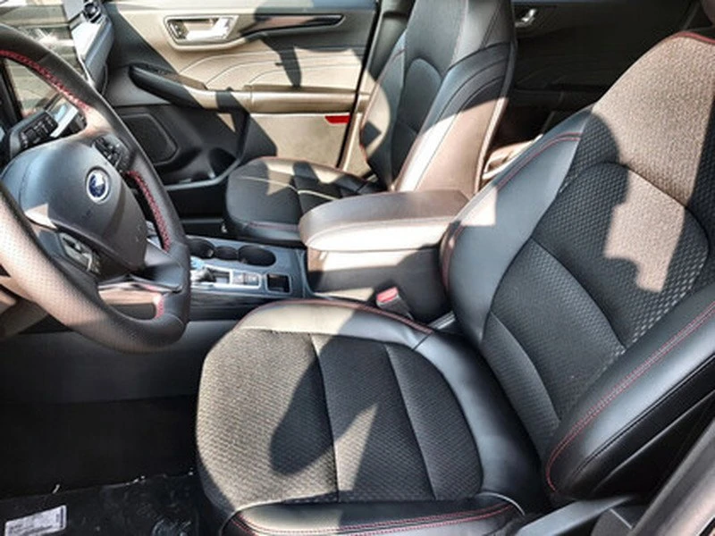 2025 Ford Escape - Image 11 of 20