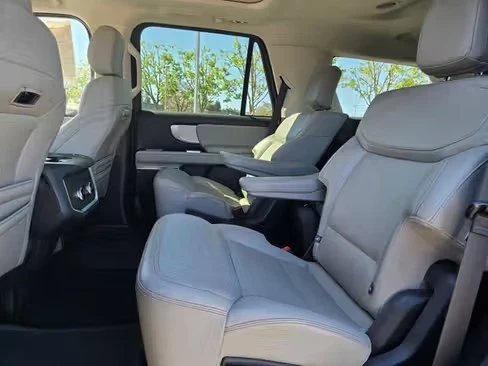 2025 Ford Expedition 5th Gen - Image 10 of 14