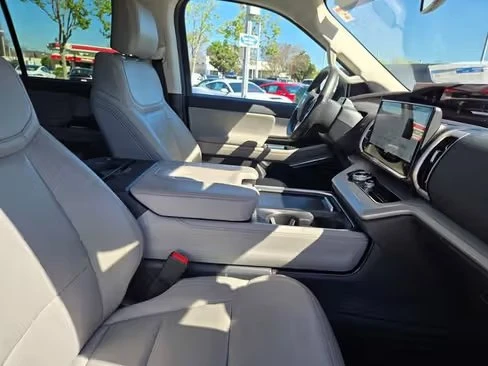 2025 Ford Expedition 5th Gen - Image 11 of 14