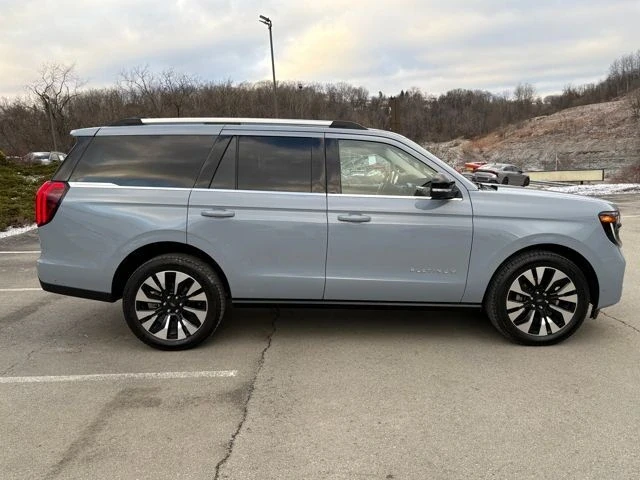 2025 Ford Expedition 5th Gen - Image 2 of 16