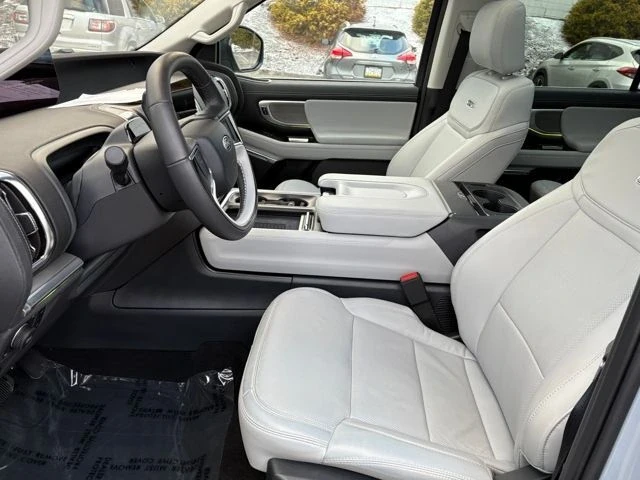 2025 Ford Expedition 5th Gen - Image 10 of 16