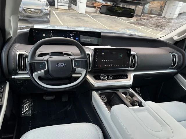 2025 Ford Expedition 5th Gen - Image 9 of 16