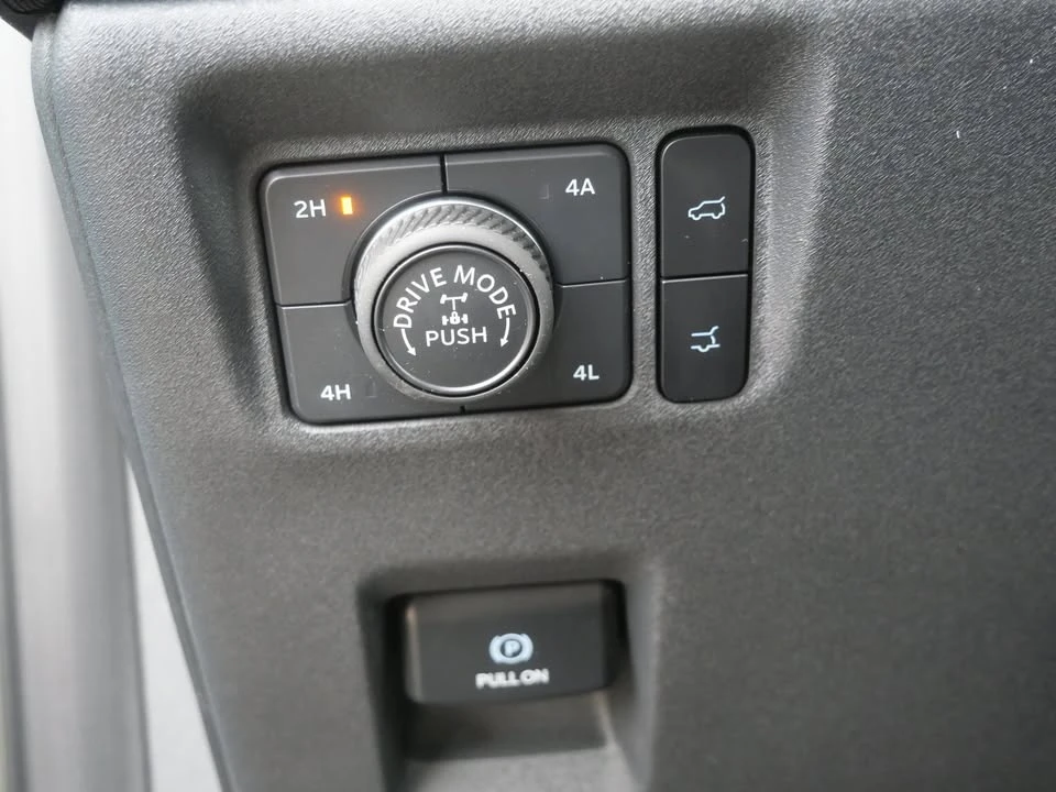 2025 Ford Expedition 5th Gen - Image 16 of 20