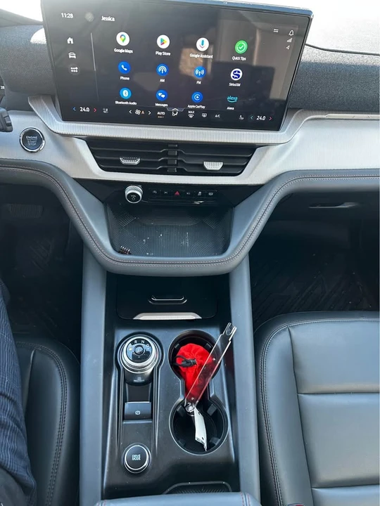 2025 Ford Explorer 6th Gen - Image 13 of 14