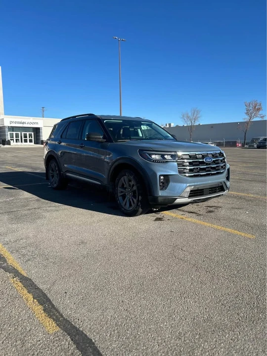 2025 Ford Explorer 6th Gen - Image 3 of 14