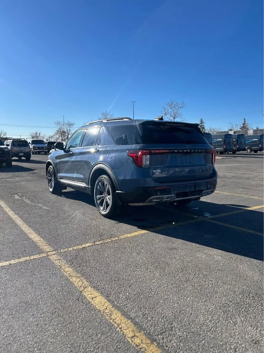 2025 Ford Explorer 6th Gen - Image 7 of 14