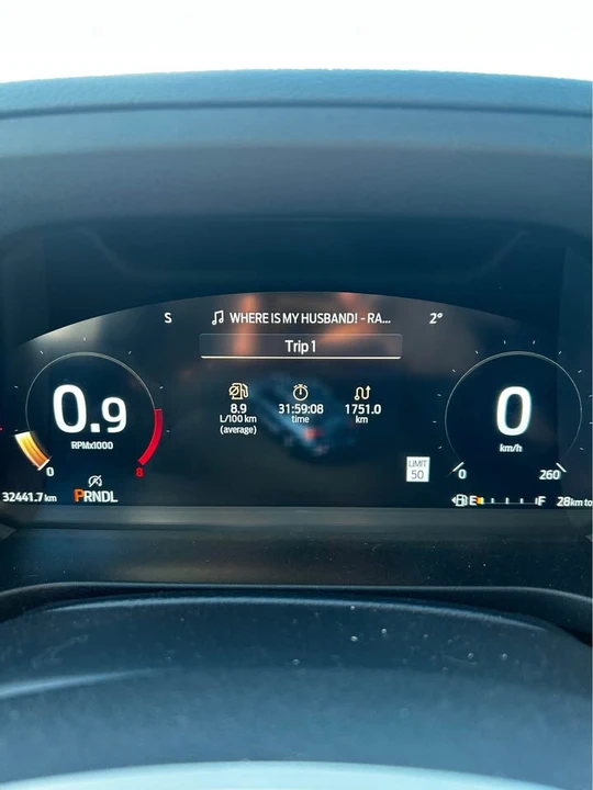 2025 Ford Explorer 6th Gen - Image 11 of 14