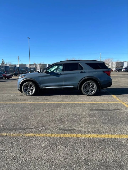 2025 Ford Explorer 6th Gen - Image 8 of 14