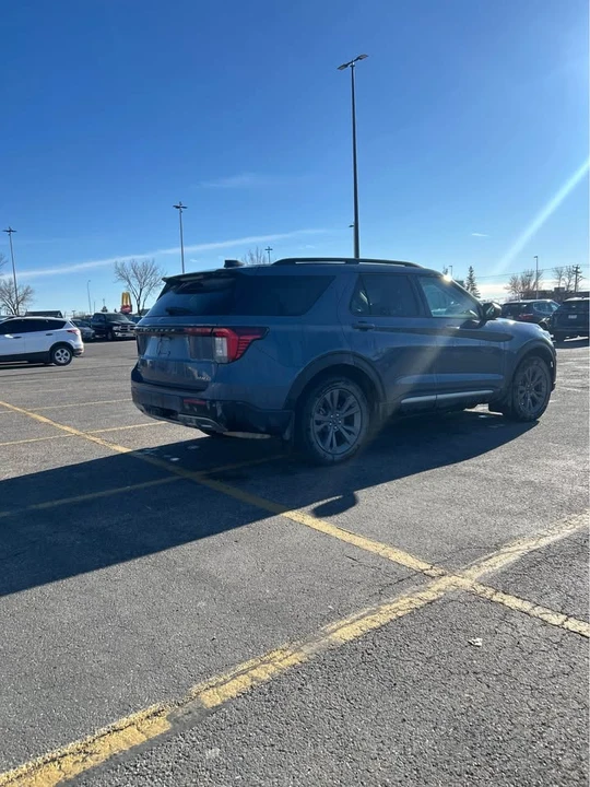 2025 Ford Explorer 6th Gen - Image 5 of 14
