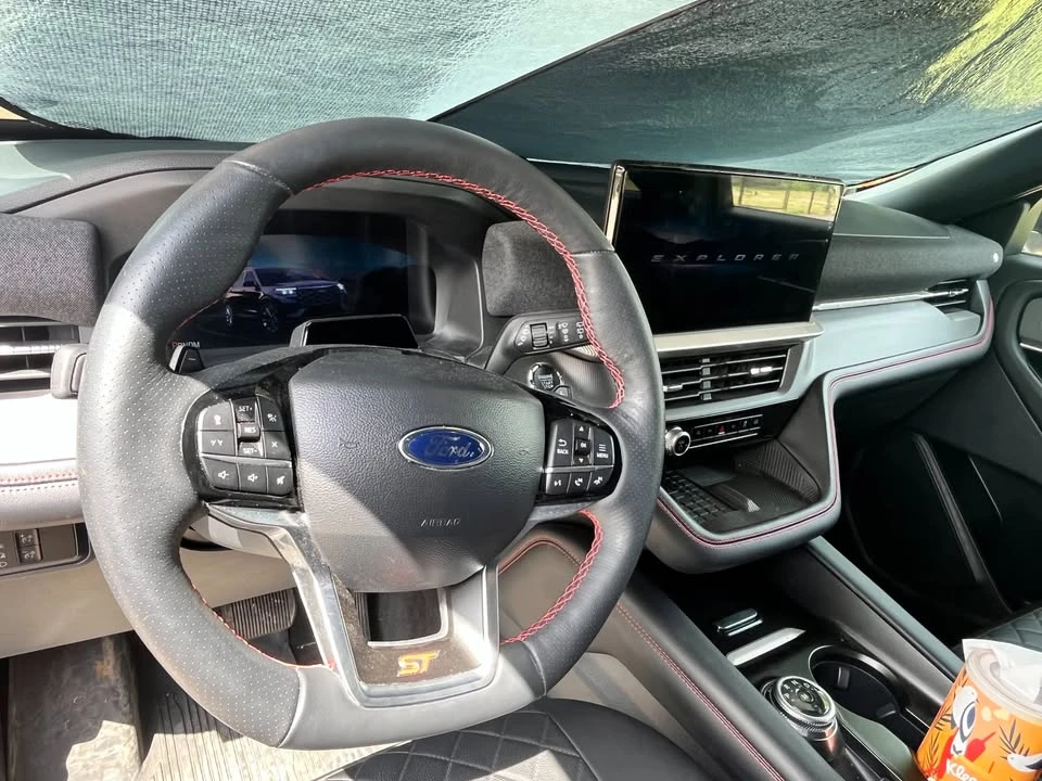 2025 Ford Explorer 6th Gen - Image 4 of 7