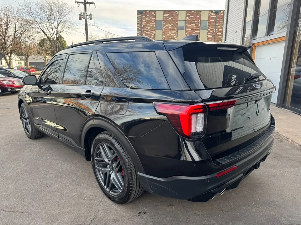 2025 Ford Explorer 6th Gen - Image 7 of 19