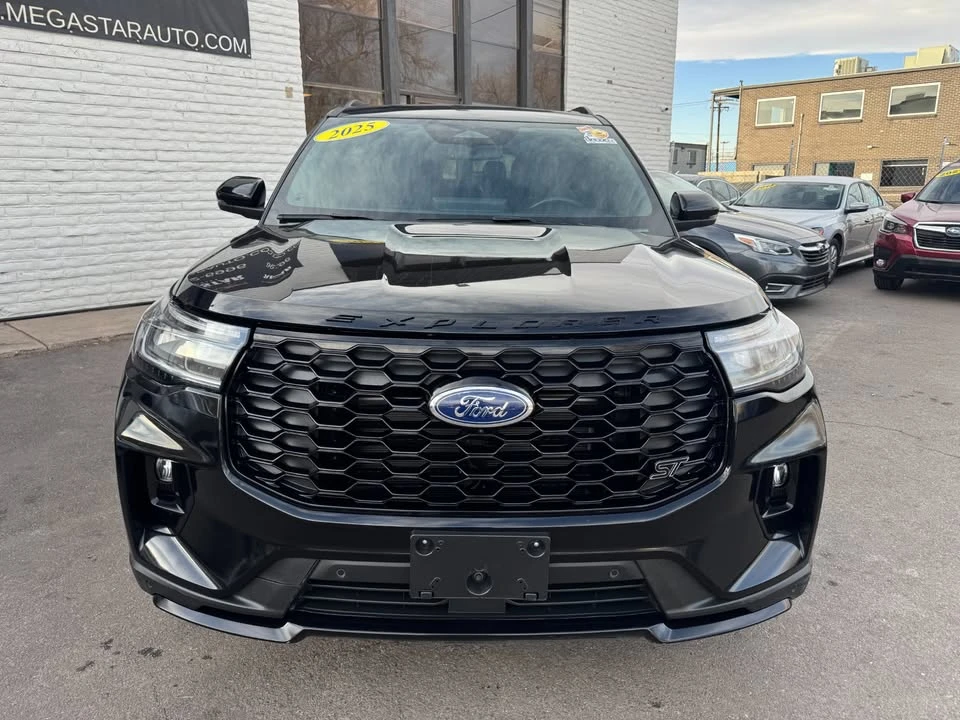 2025 Ford Explorer 6th Gen - Image 2 of 19