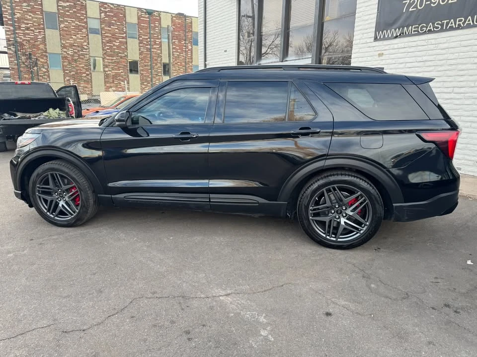 2025 Ford Explorer 6th Gen - Image 8 of 19