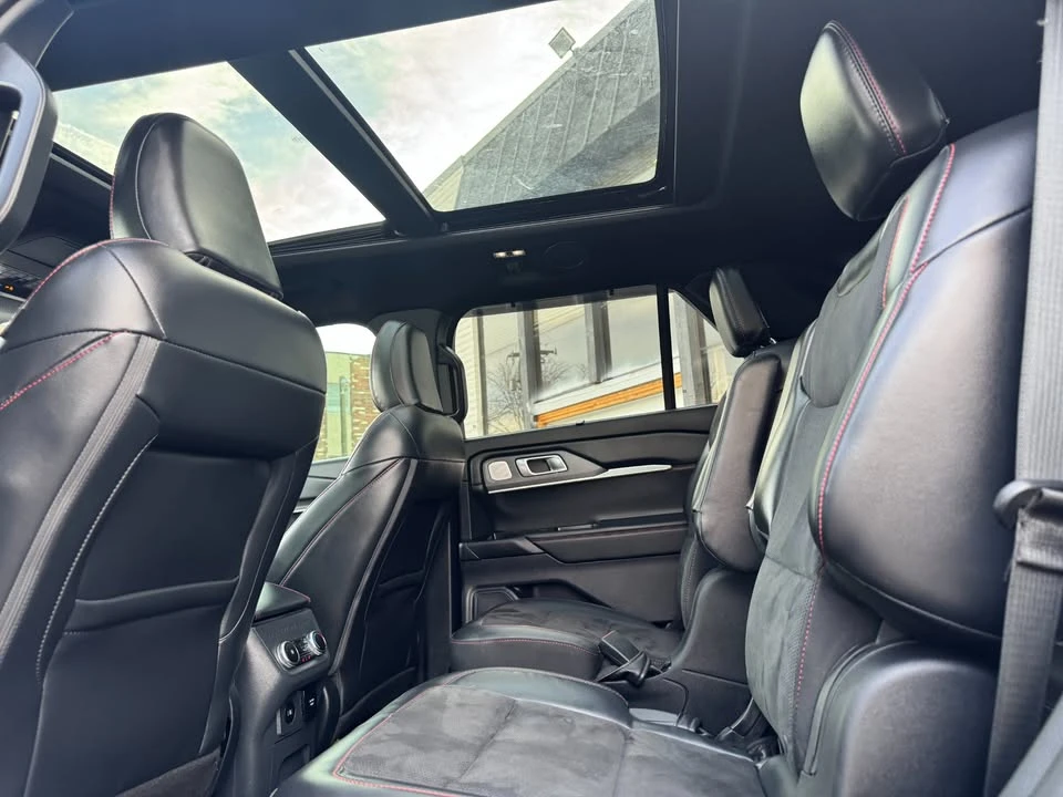 2025 Ford Explorer 6th Gen - Image 10 of 19
