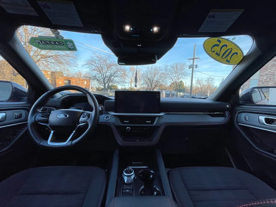 2025 Ford Explorer 6th Gen - Image 12 of 20