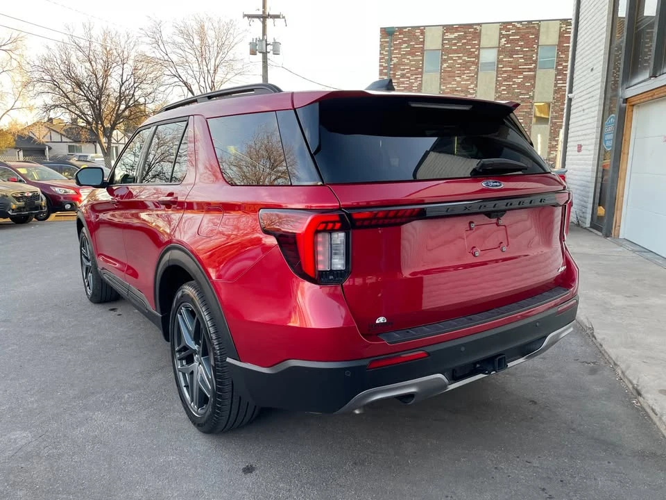 2025 Ford Explorer 6th Gen - Image 7 of 20