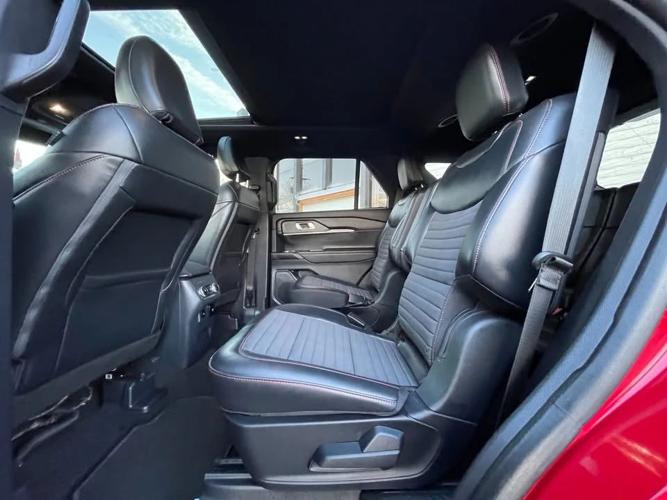 2025 Ford Explorer 6th Gen - Image 10 of 20