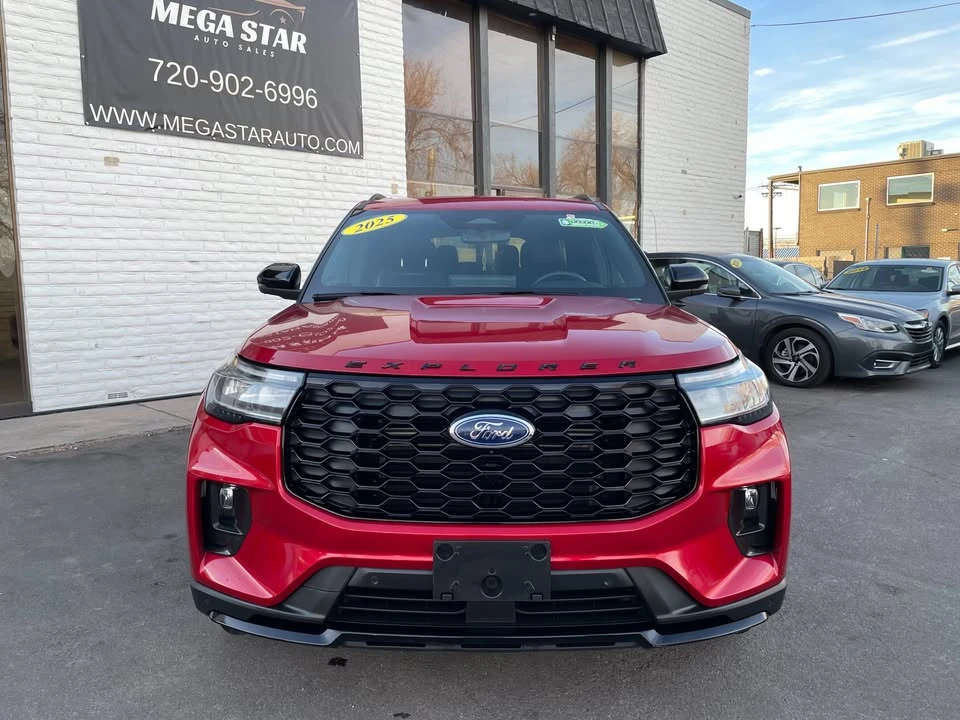 2025 Ford Explorer 6th Gen - Image 2 of 20