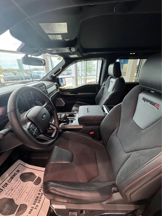 2025 Dodge Charger 7th Gen - Image 5 of 8