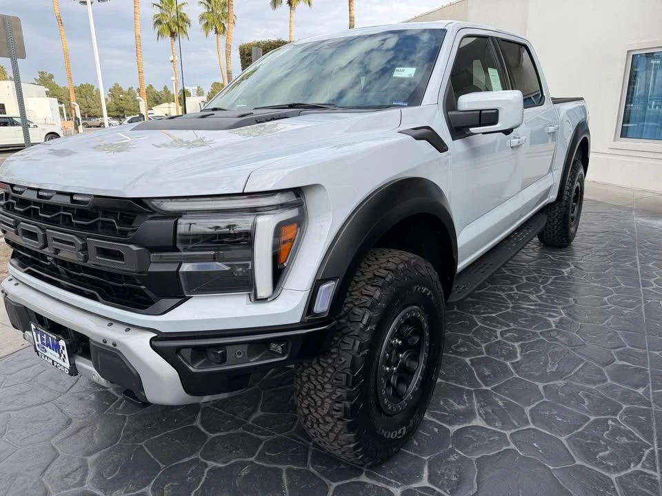 2025 Ford F-150 Raptor 14th Gen - Image 2 of 5