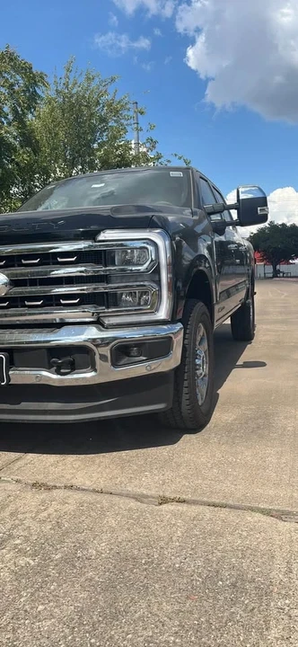 2025 Ford Super Duty 5th Gen - Image 2 of 7