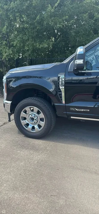2025 Ford Super Duty 5th Gen - Image 3 of 7