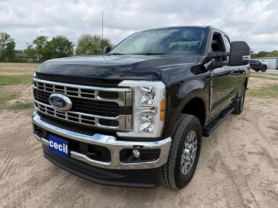 2025 Ford Super Duty 5th Gen - Image 3 of 14