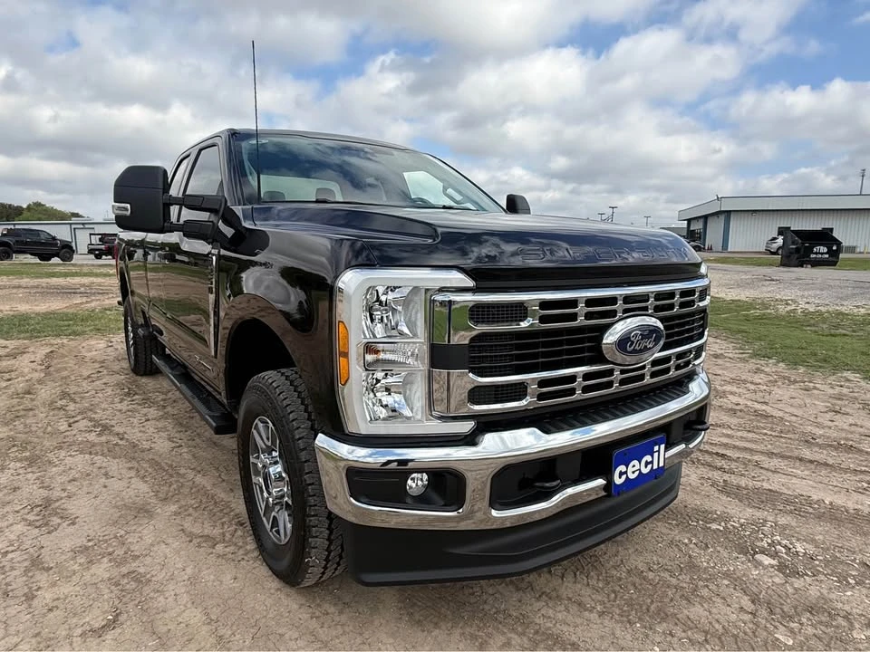 2025 Ford Super Duty 5th Gen - Image 4 of 14